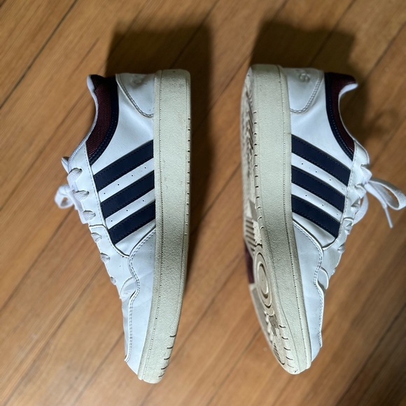 HOOPS 3.0 LOW SHOES size 11 US Cloud White / Shadow Navy / Shadow Red - Picture 4 of 4